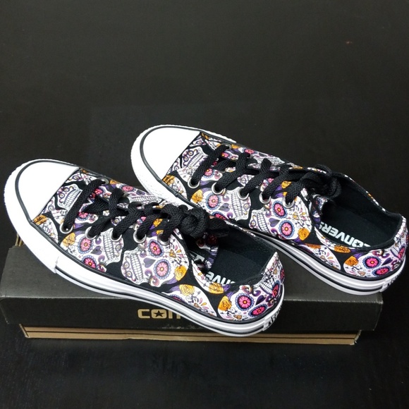 converse mexican skull